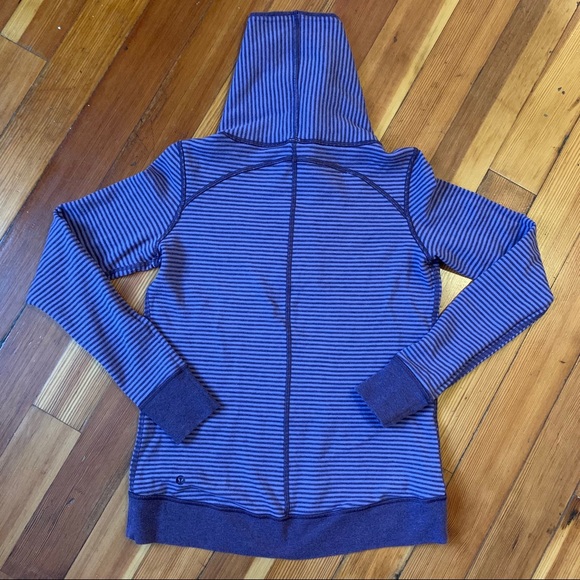 Lululemon In A Cinch Long Sleeve with ruching - Picture 5 of 8